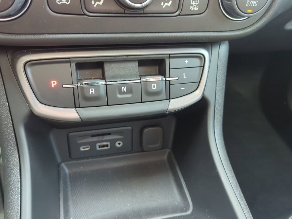 Used 2024 GMC Terrain AT4 w/ Tech Package image 33