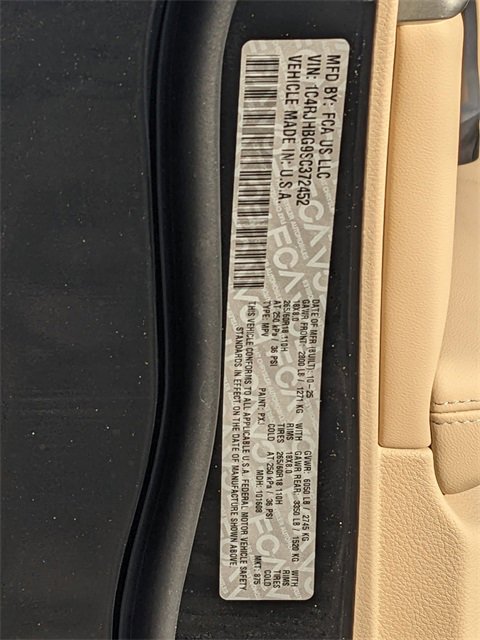 New 2025 Jeep Grand Cherokee Limited image 27