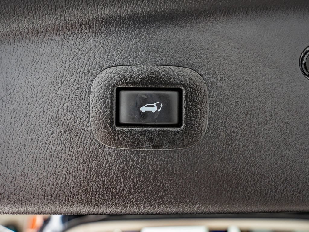 Used 2017 INFINITI QX80 4WD w/ Driver Assistance Package image 42