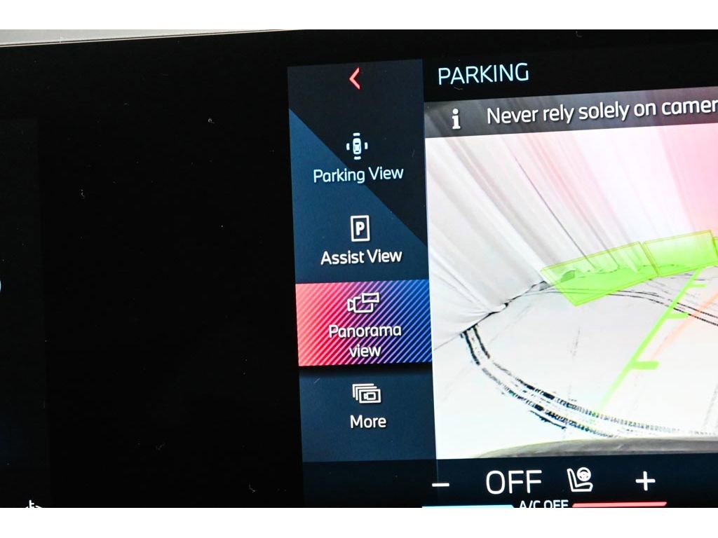 Used 2025 BMW X7 M60i AWD/4WD image 65