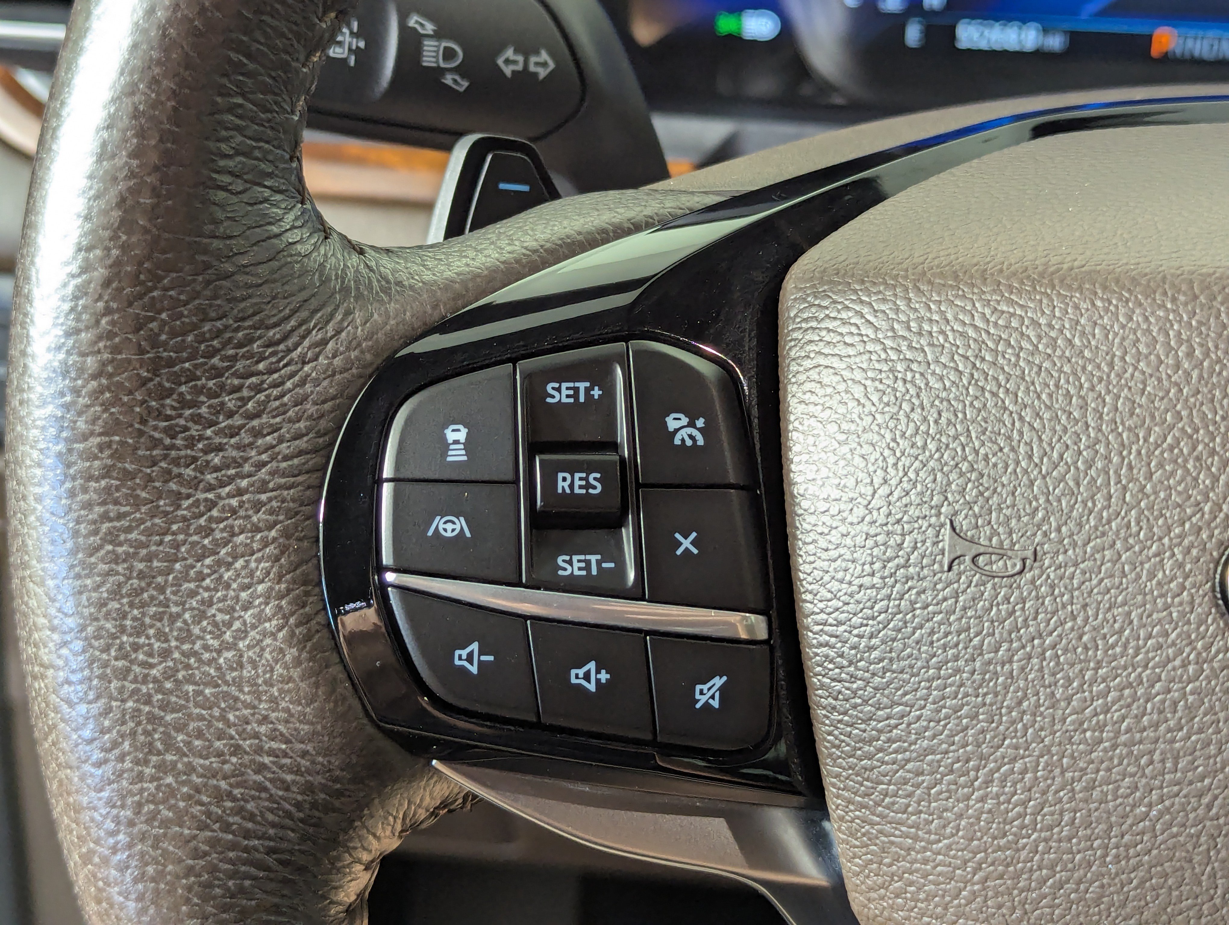 Certified 2021 Ford Explorer King Ranch w/ Premium Technology Package AWD/4WD image 35