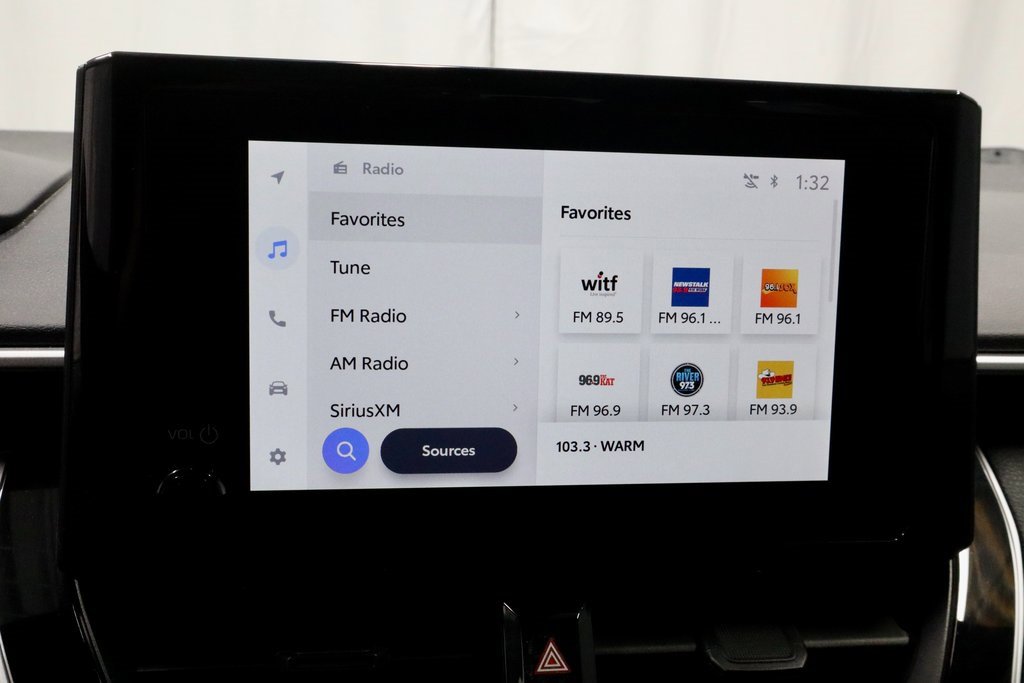 Used 2025 Toyota Corolla SE image 3