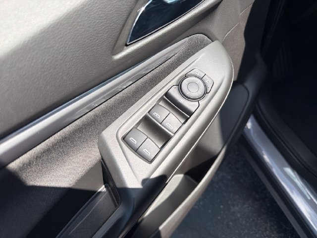 Certified 2023 Chevrolet Bolt EUV LT w/ Driver Confidence Package FWD image 11