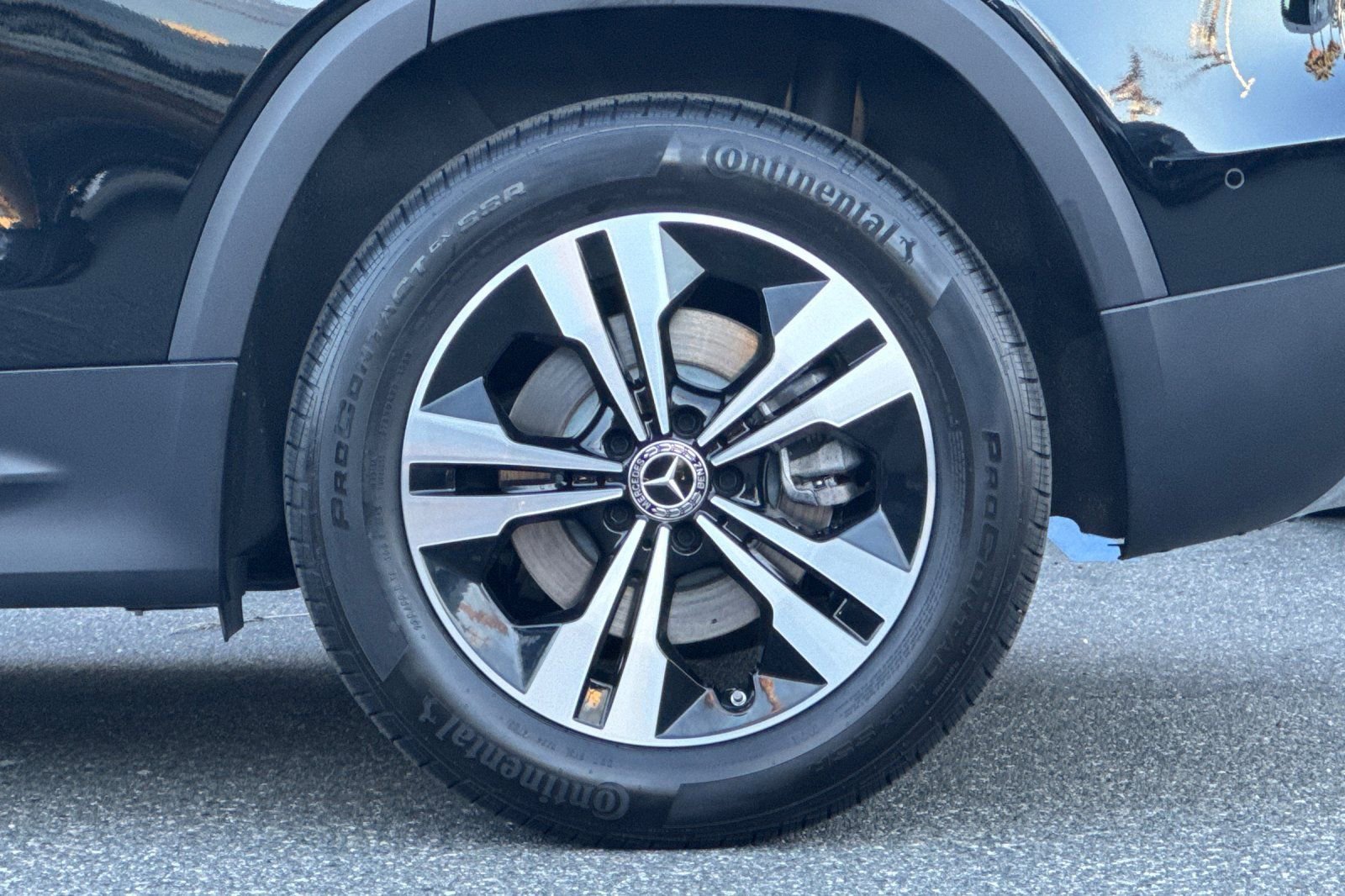 Certified 2025 Mercedes-Benz GLB 250 image 32