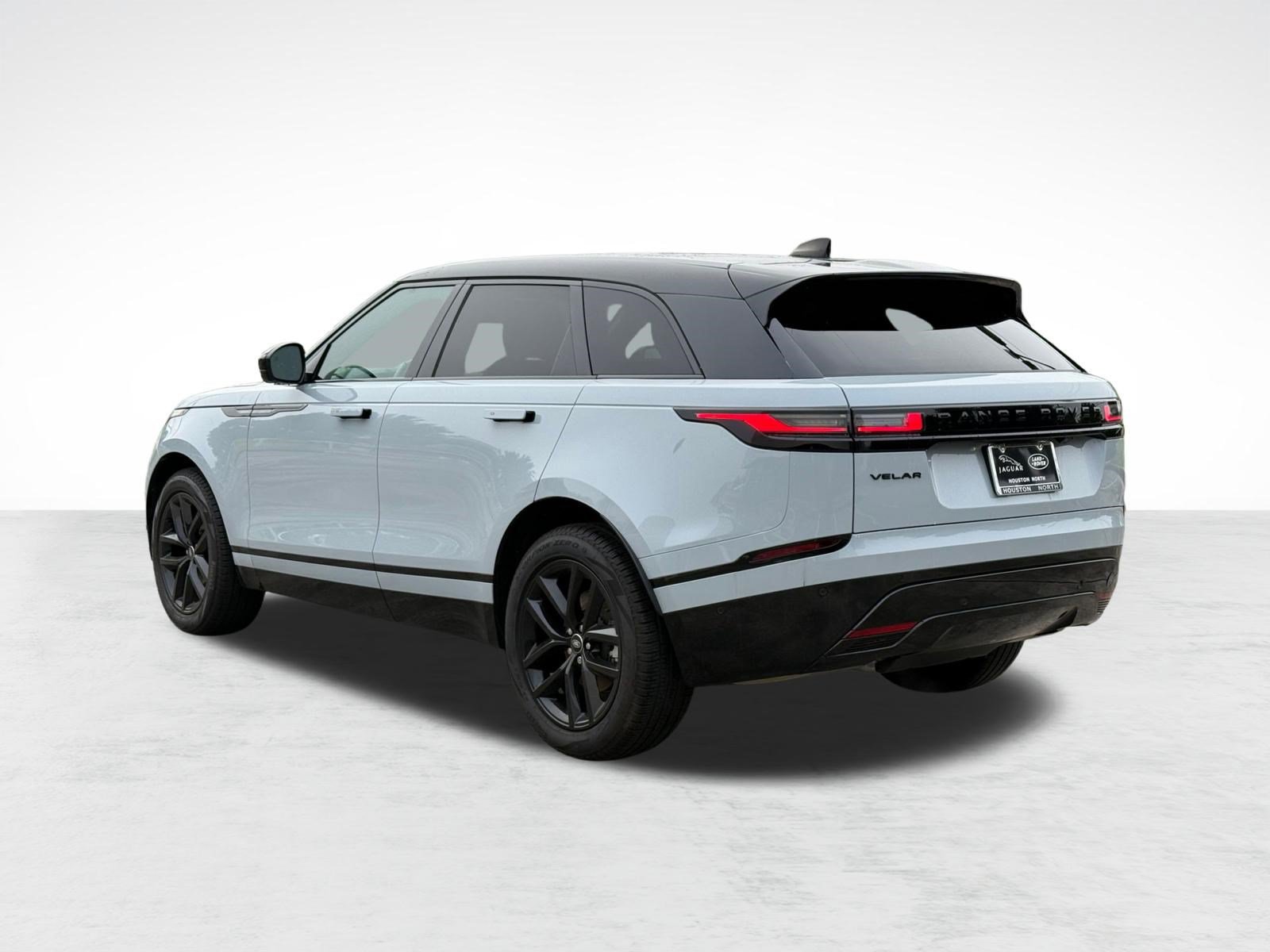 Used 2025 Land Rover Range Rover Velar Dynamic SE AWD/4WD image 3
