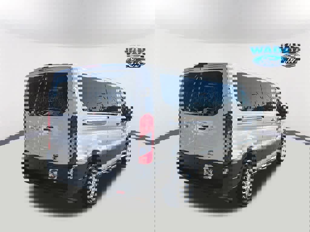 Used 2023 Ford Transit 350 XLT image 5