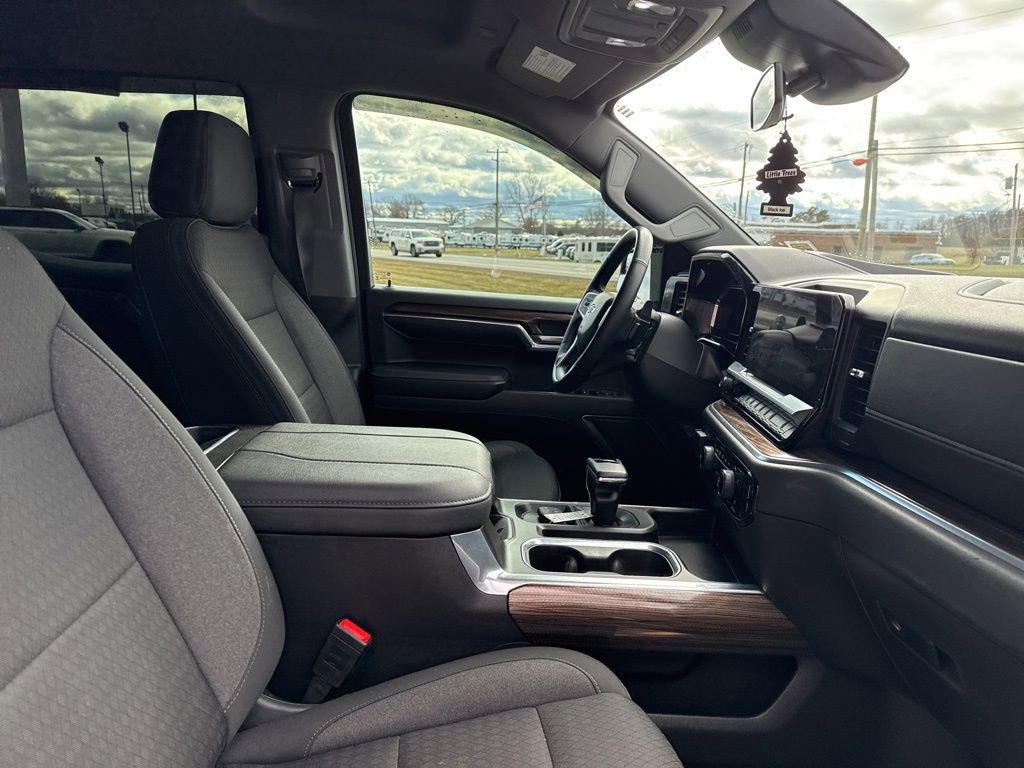 Used 2023 Chevrolet Silverado 1500 RST w/ Z71 Off-Road Package image 3