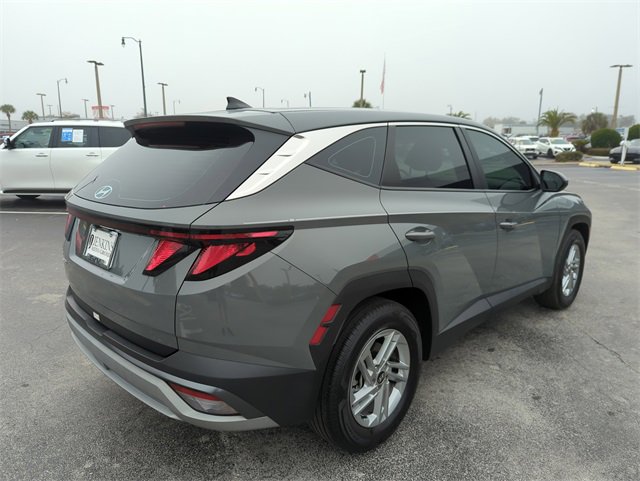 Used 2025 Hyundai Tucson SE image 3
