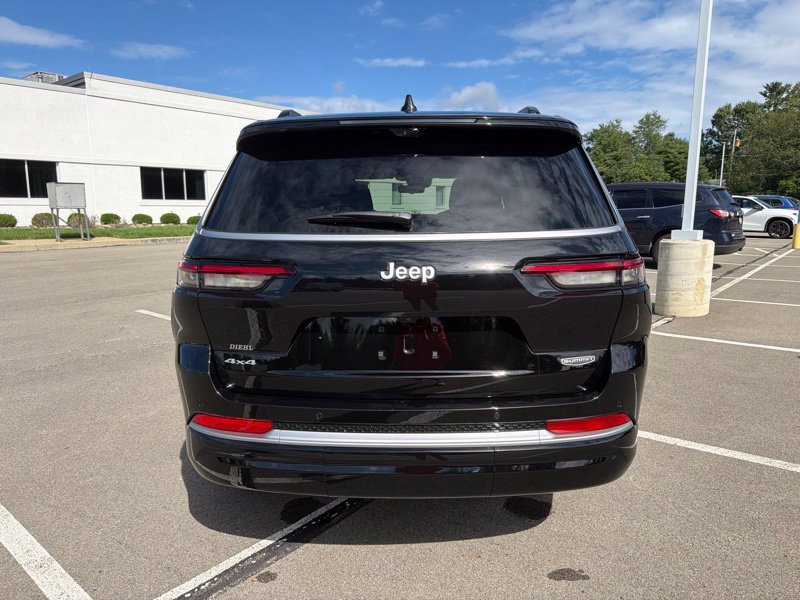 Used 2026 Jeep Grand Cherokee L Summit w/ Advanced Protech Group IV AWD/4WD image 4