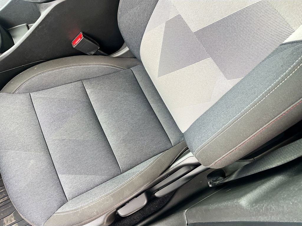 Used 2024 Chevrolet Trax RS FWD image 19