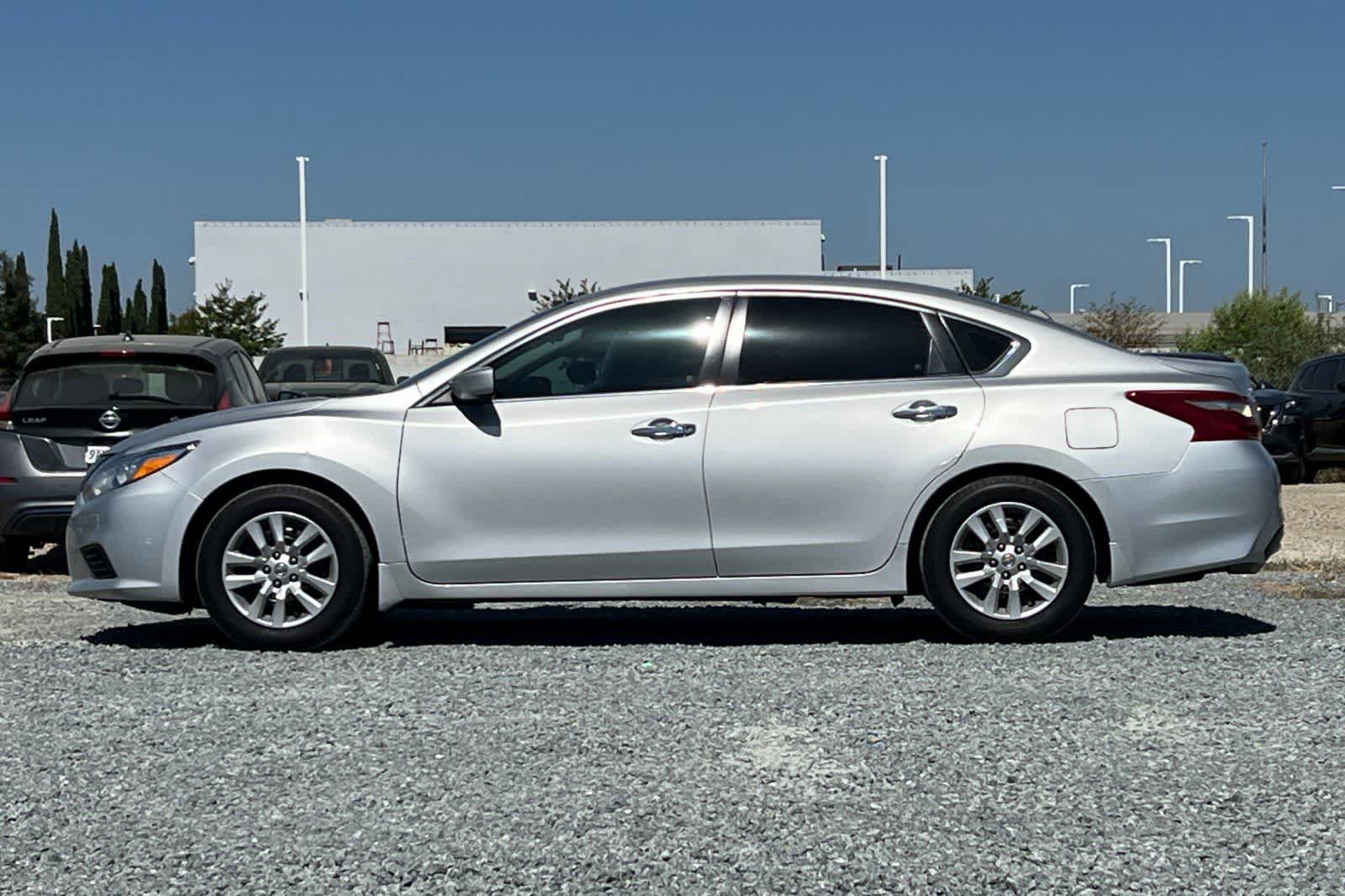 Used 2018 Nissan Altima 2.5 S w/ S Convenience Package FWD image 6