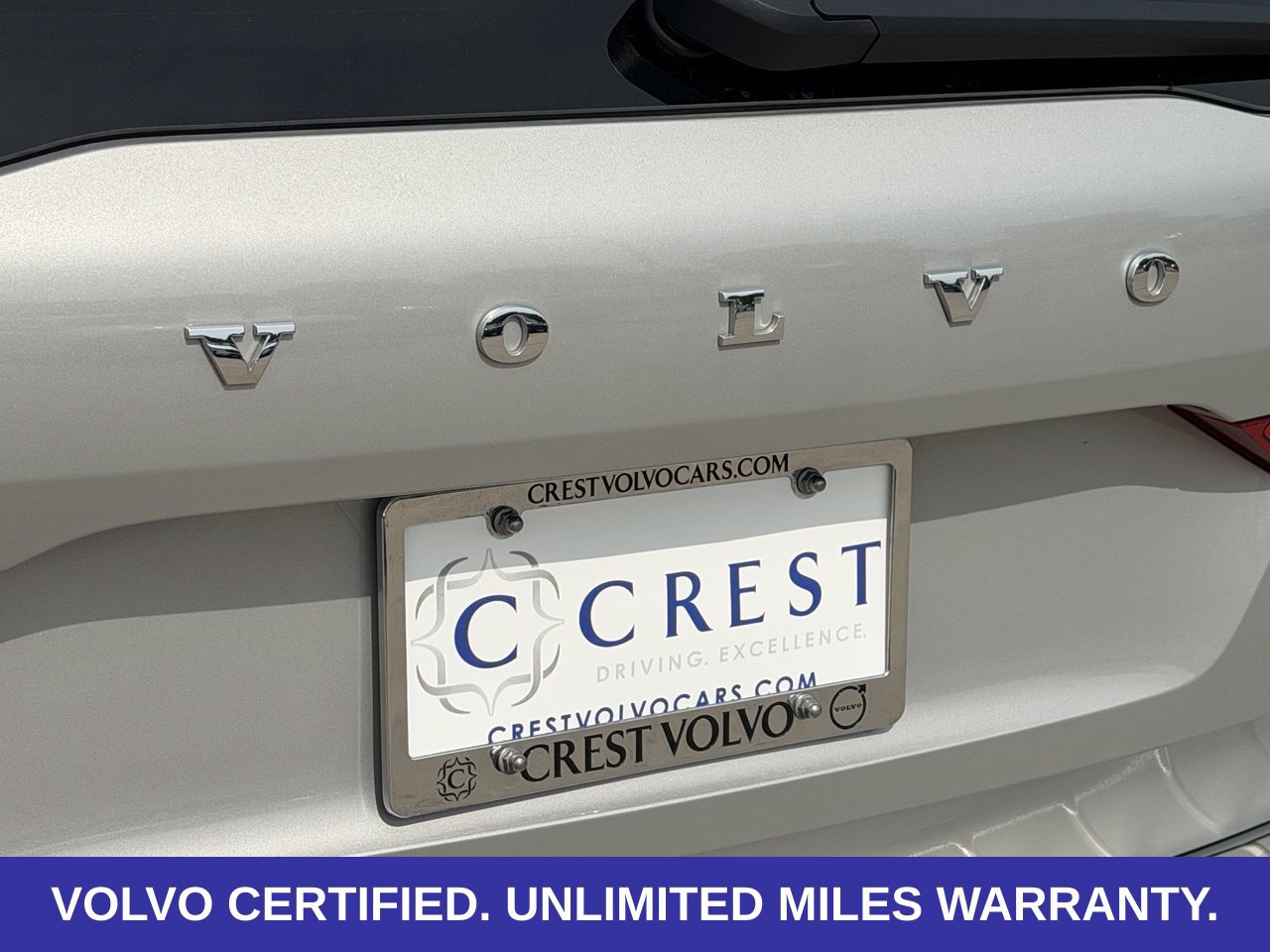 Certified 2025 Volvo XC60 B5 Plus AWD/4WD image 12