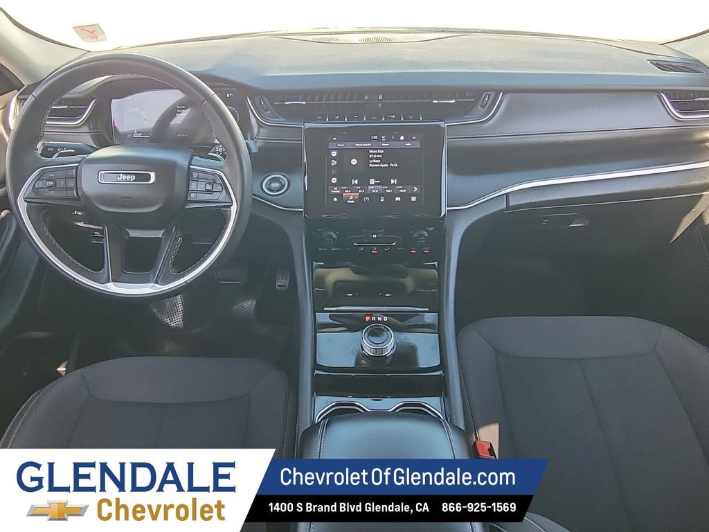 Used 2023 Jeep Grand Cherokee Laredo AWD/4WD image 21