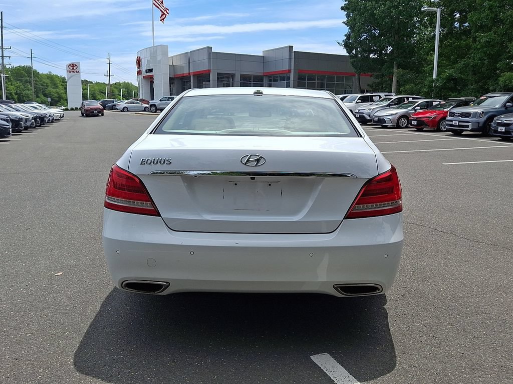Used 2015 Hyundai Equus Signature RWD image 19