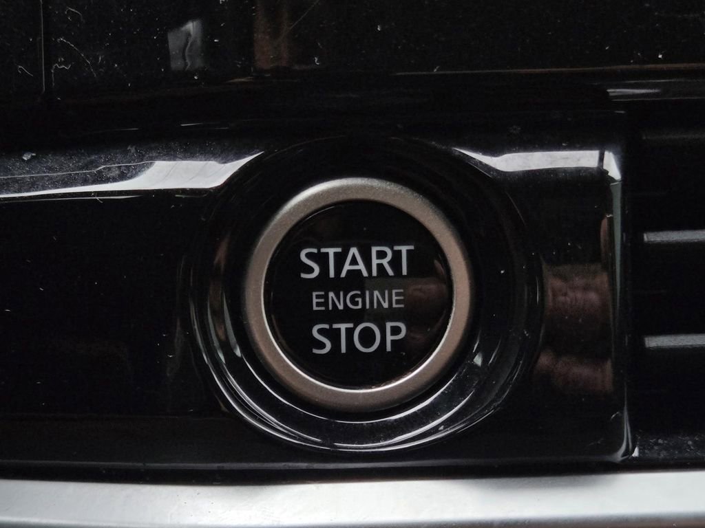 Certified 2022 Nissan Pathfinder SV w/ SV Premium Package image 24