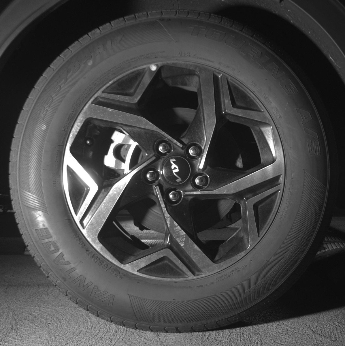 Used 2025 Kia Sportage LX image 15