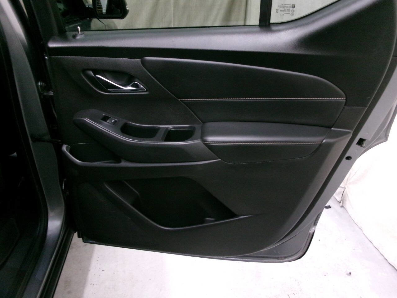 Used 2021 Chevrolet Traverse RS image 30