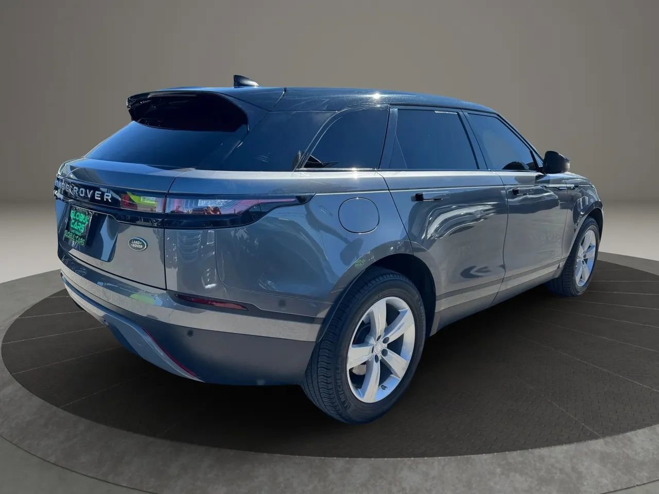 Used 2018 Land Rover Range Rover Velar S image 4