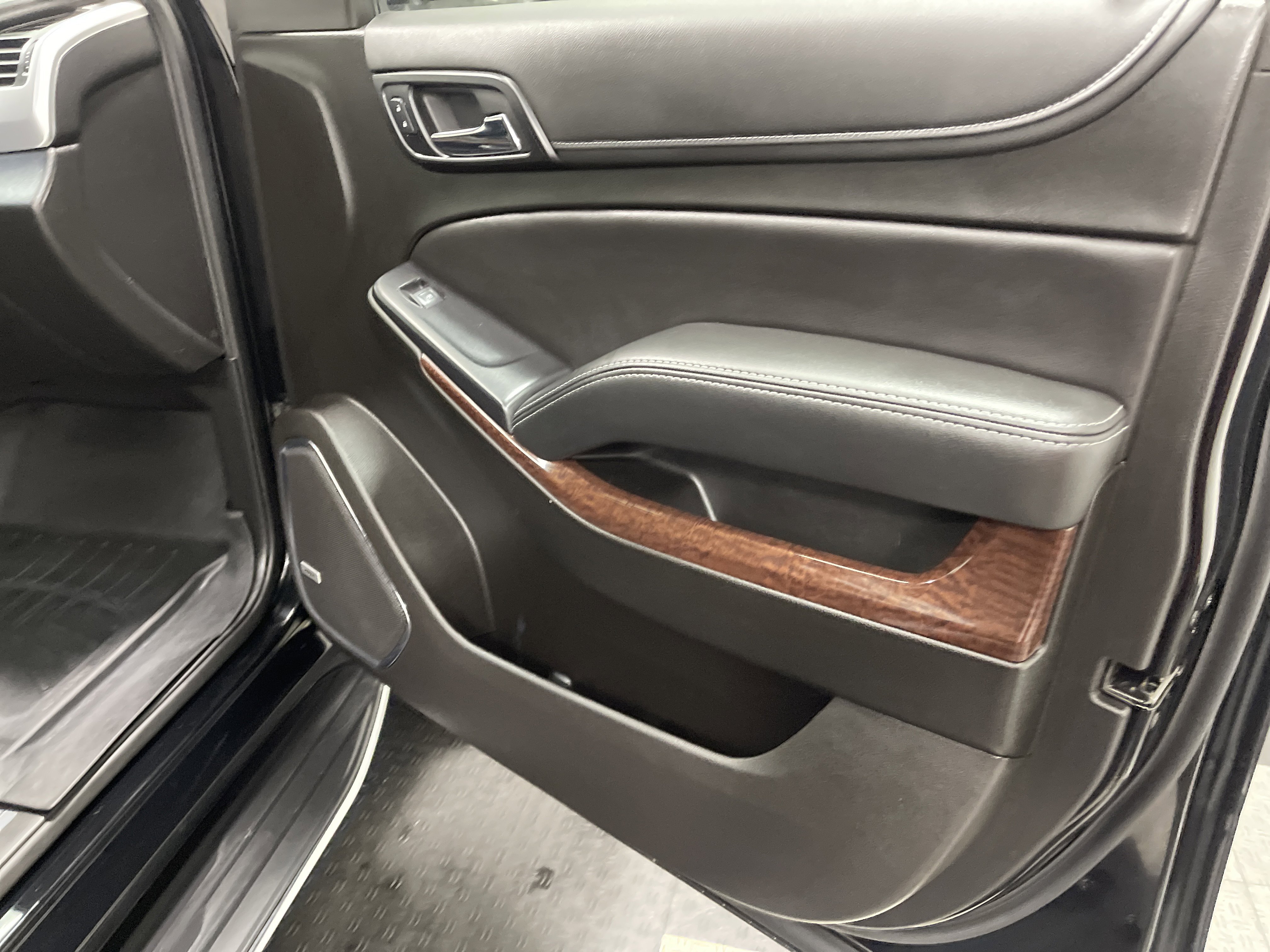 Used 2020 GMC Yukon XL SLT AWD/4WD image 25