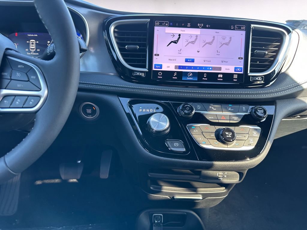 New 2026 Chrysler Pacifica Select image 11