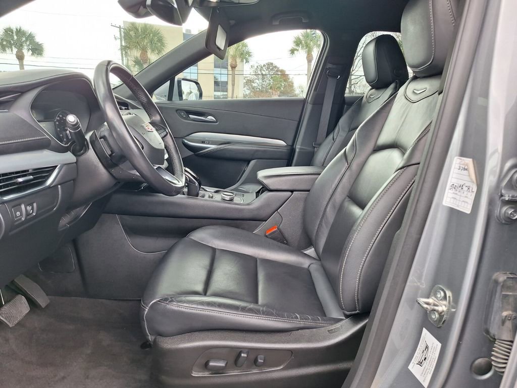 Used 2023 Cadillac XT4 Premium Luxury image 11