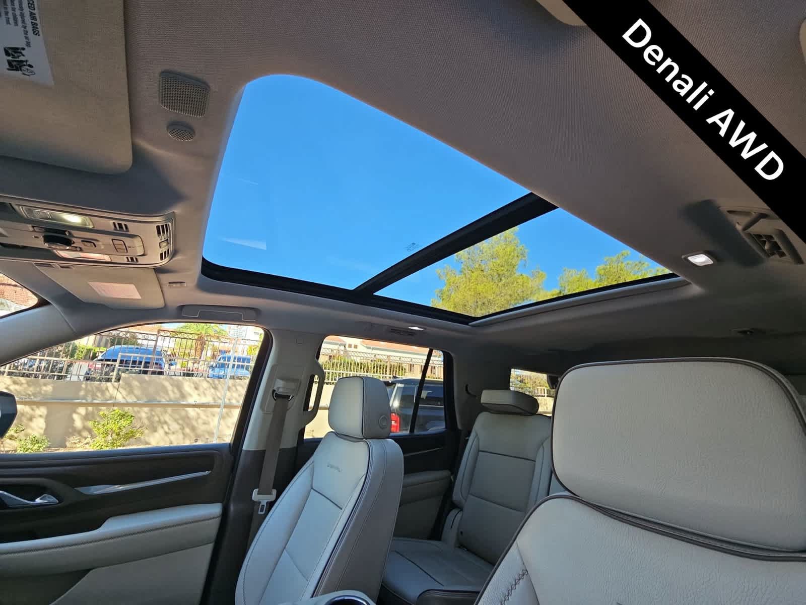 Used 2021 GMC Yukon Denali w/ Denali Premium Package AWD/4WD image 29