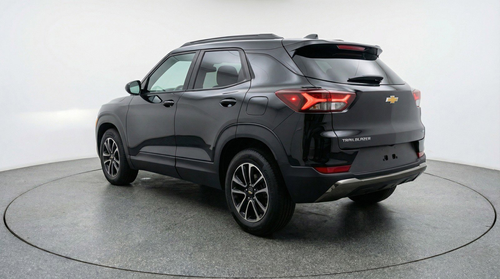 Used 2025 Chevrolet TrailBlazer LT image 6