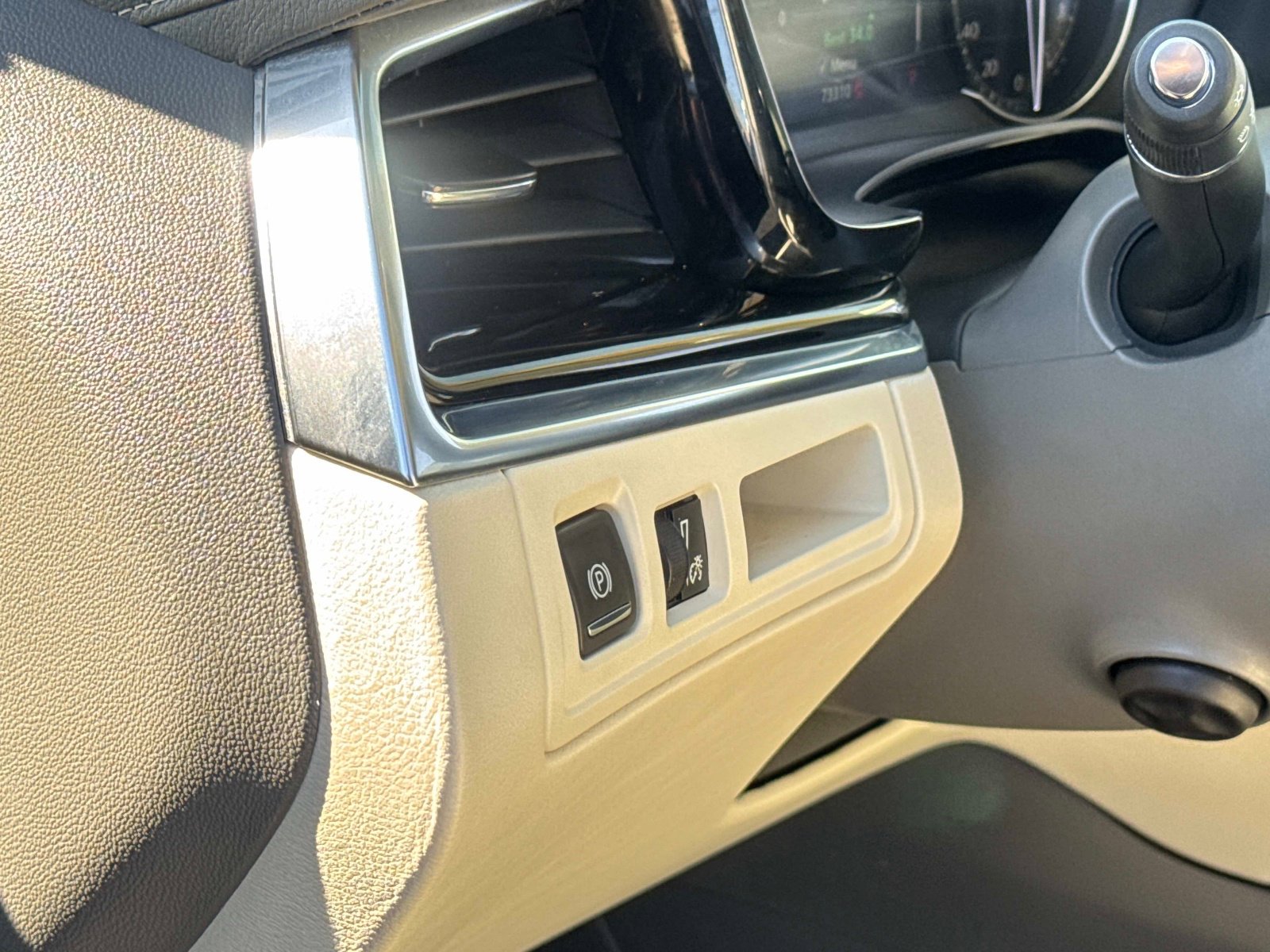 Used 2021 Cadillac XT6 Premium Luxury image 12