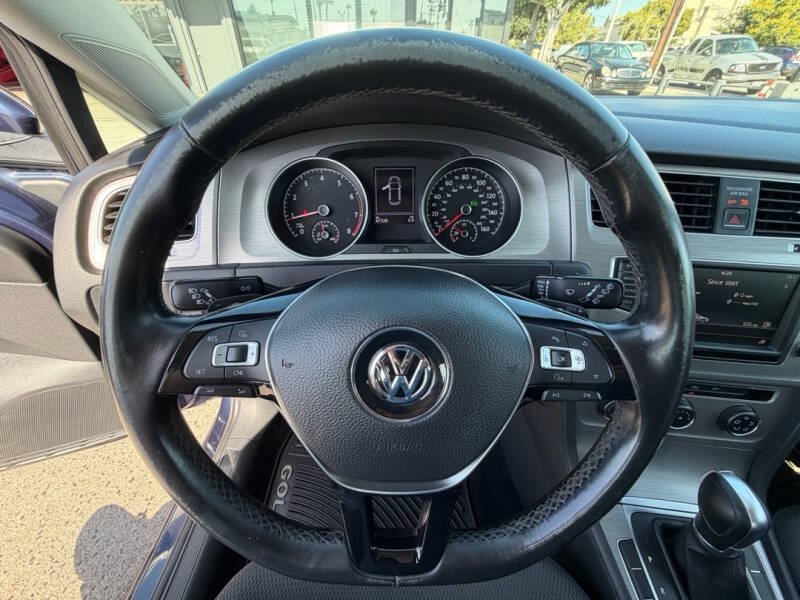 Used 2016 Volkswagen Golf SE FWD image 11