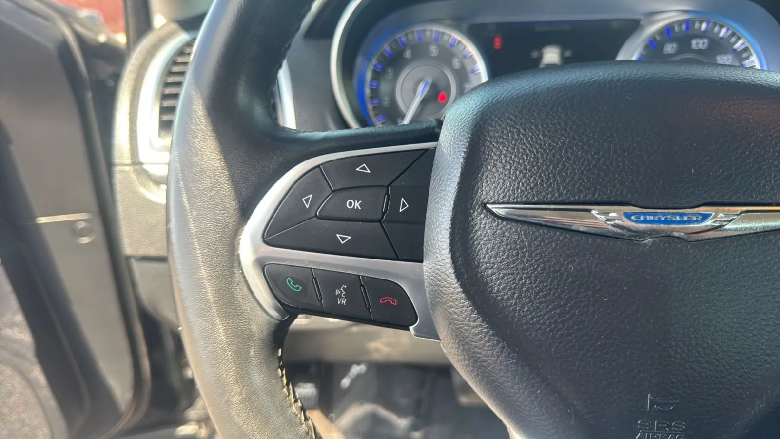 Used 2016 Chrysler 300 C RWD image 24