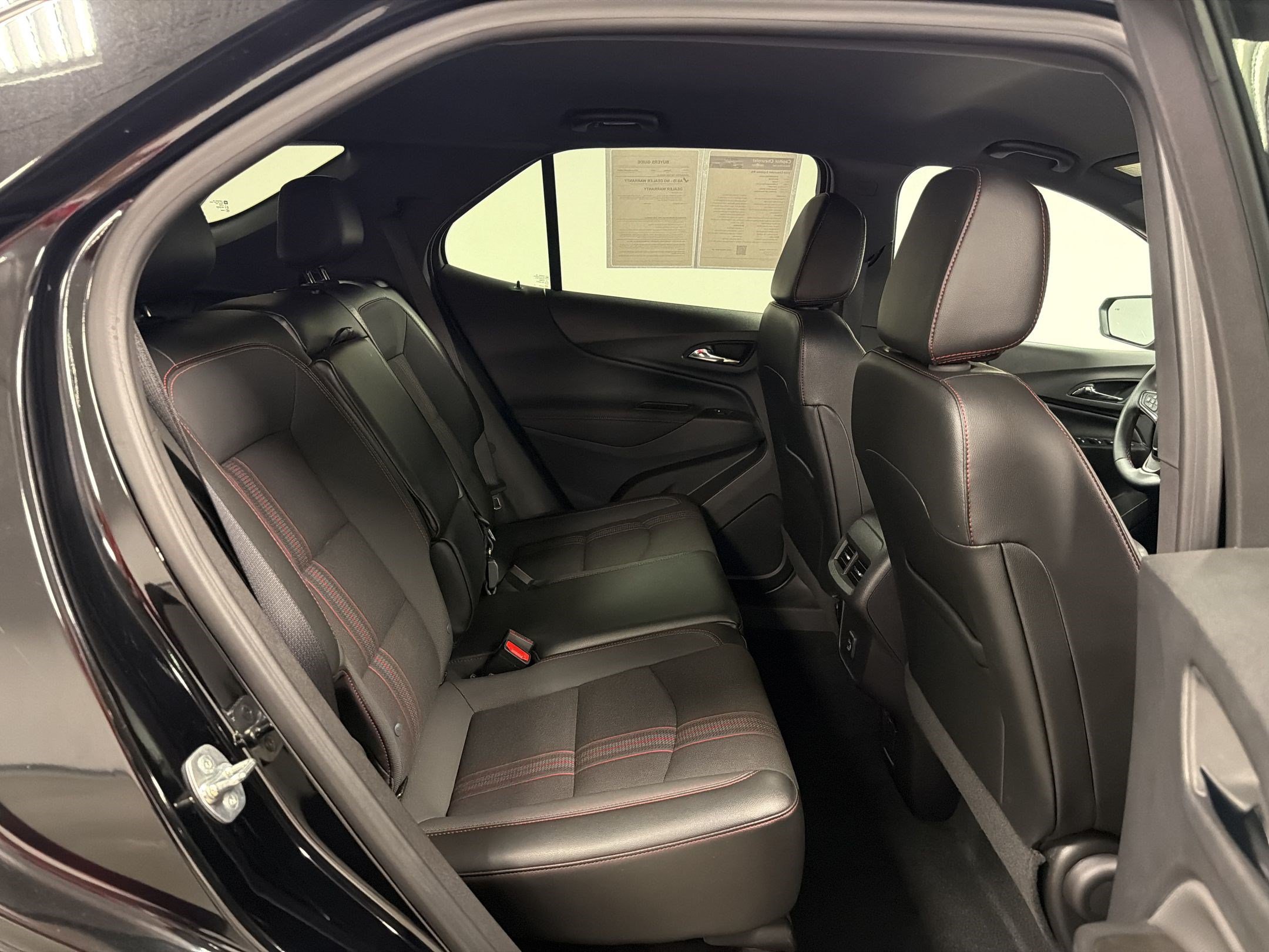 Used 2024 Chevrolet Equinox RS FWD image 31