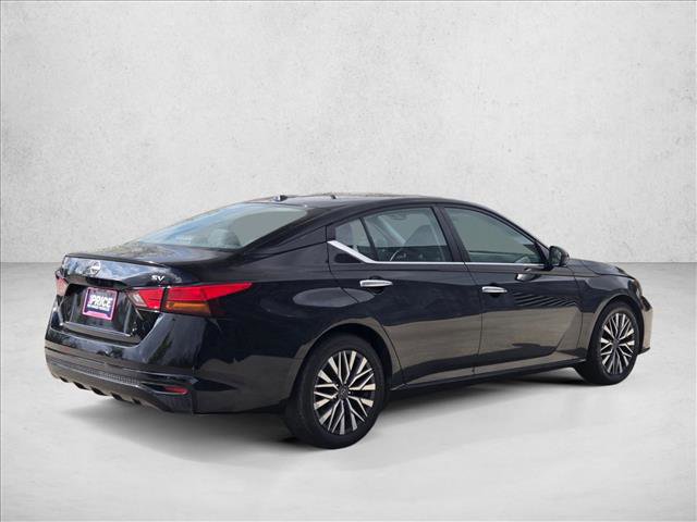 Used 2023 Nissan Altima 2.5 SV FWD image 5