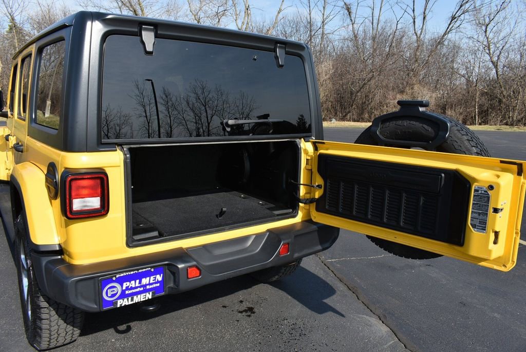 Used 2018 Jeep Wrangler Unlimited Sahara image 35