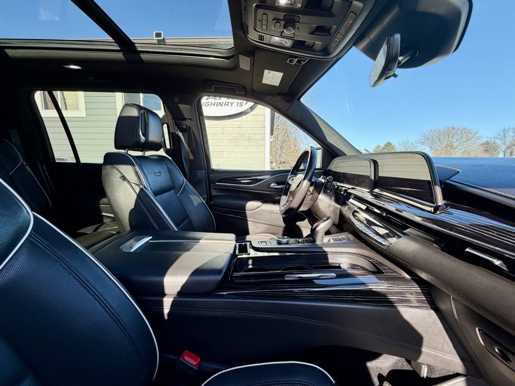 Used 2023 Cadillac Escalade ESV Sport image 26