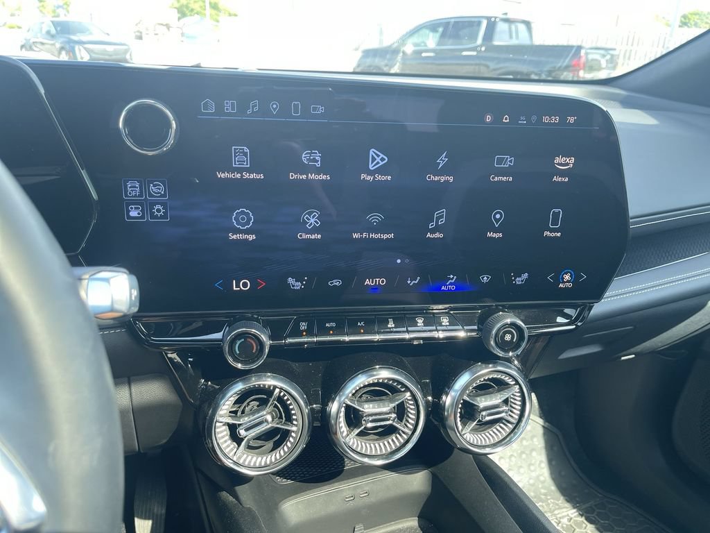 Used 2024 Chevrolet Blazer EV LT AWD/4WD image 17