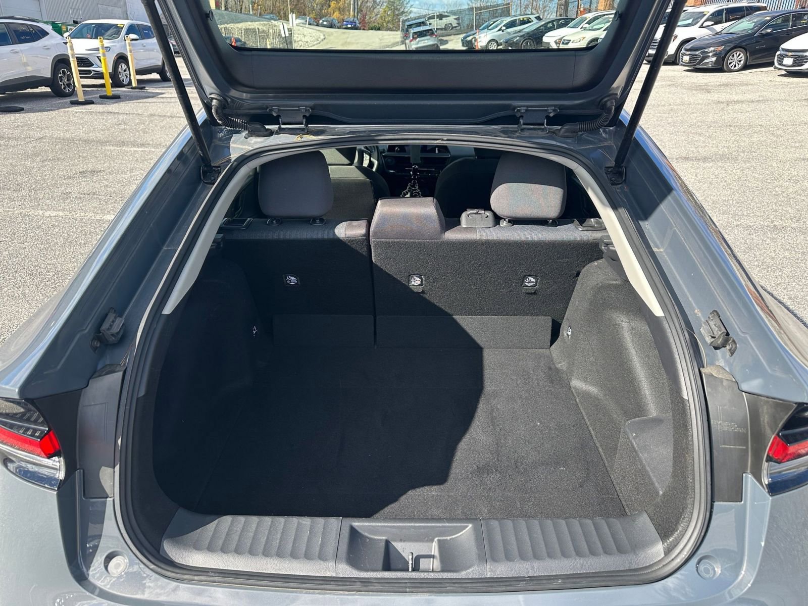 Used 2025 Toyota Prius LE image 29