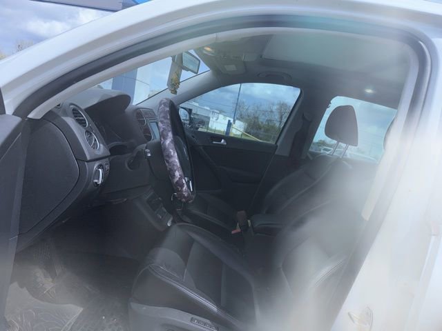 Used 2017 Volkswagen Tiguan Sport image 11