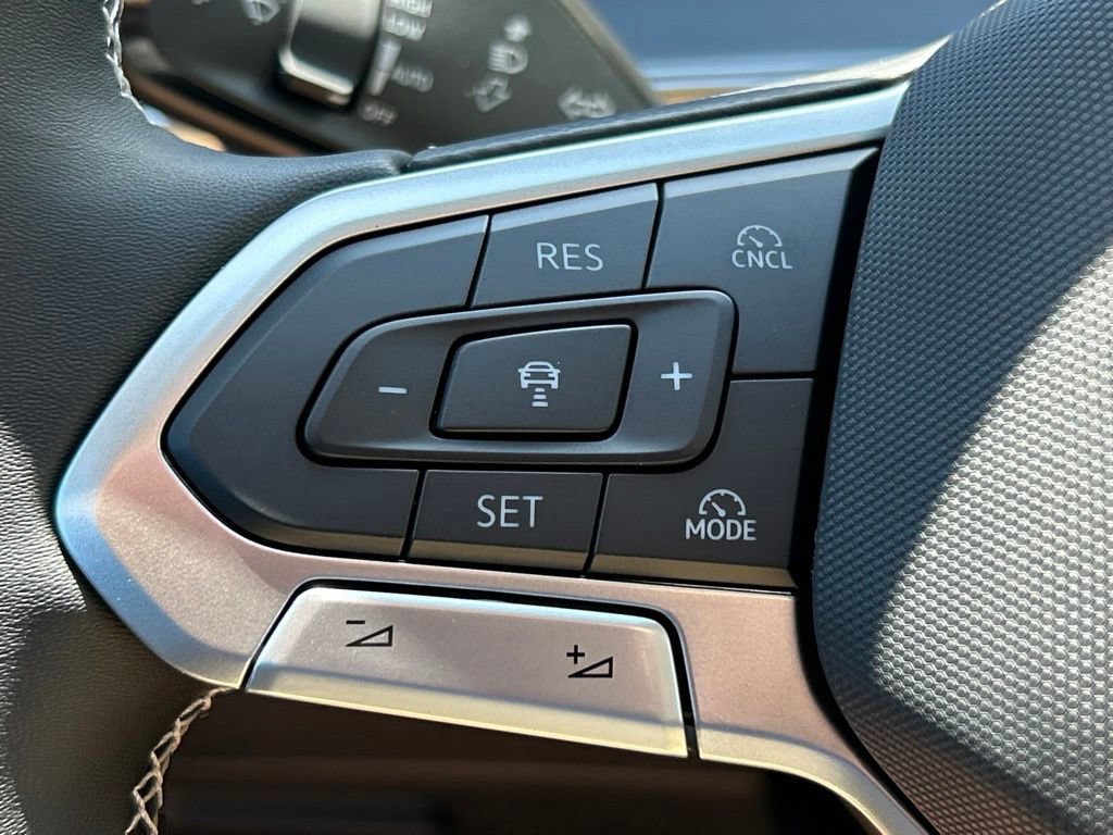 New 2026 Volkswagen Tiguan SE FWD image 27