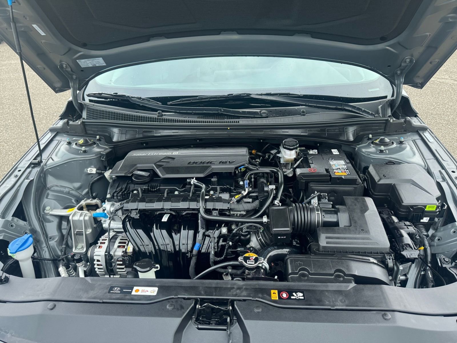 Used 2025 Hyundai Elantra SEL image 32