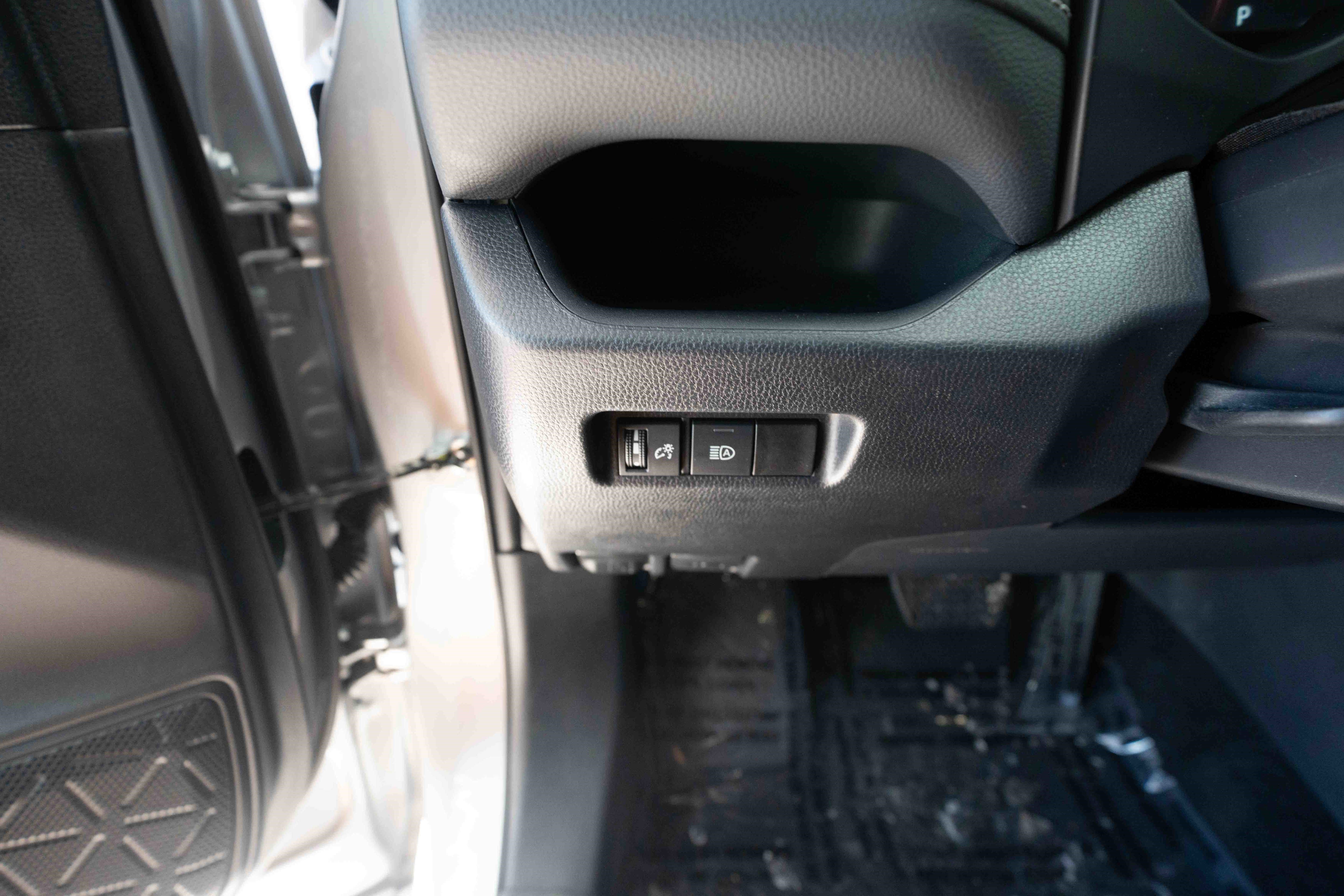 Used 2025 Toyota RAV4 XLE image 11