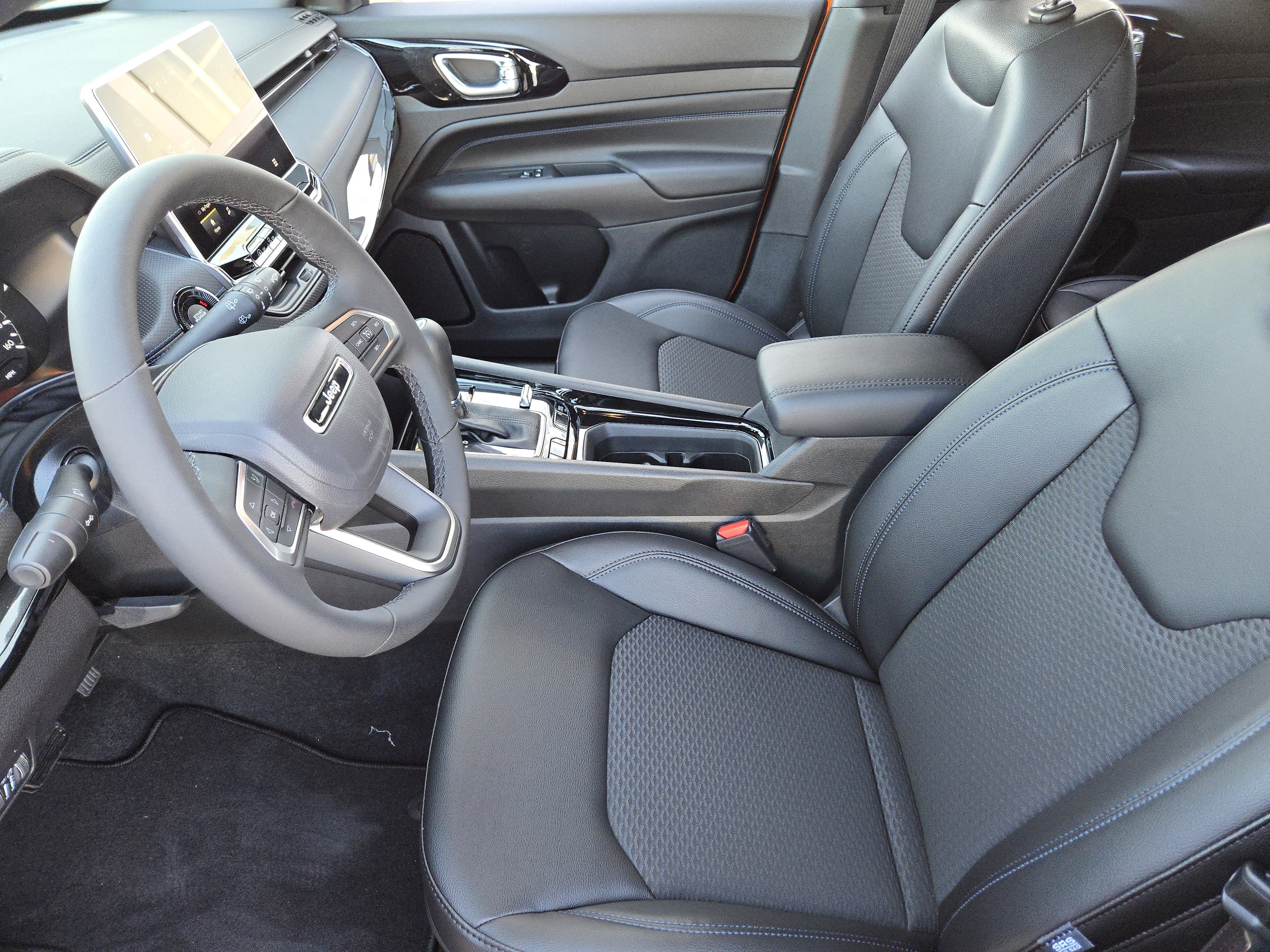 New 2026 Jeep Compass Latitude AWD/4WD image 11