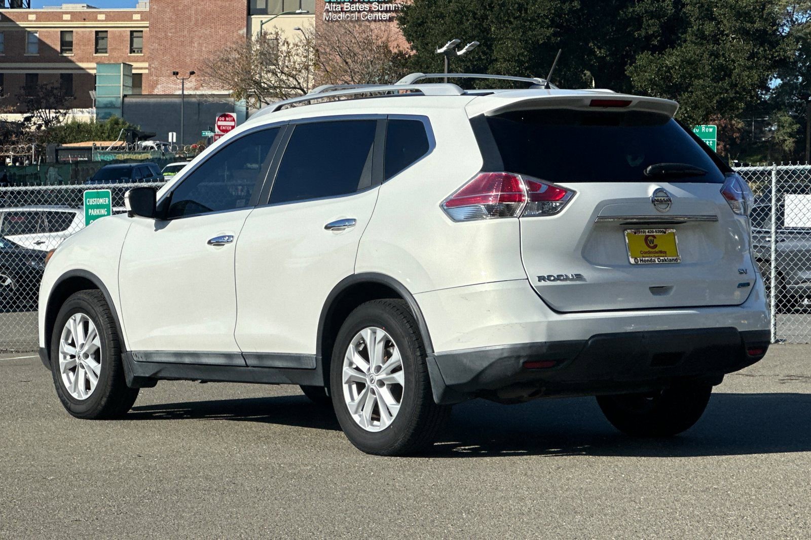 Used 2014 Nissan Rogue SV w/ SV Premium Package image 6