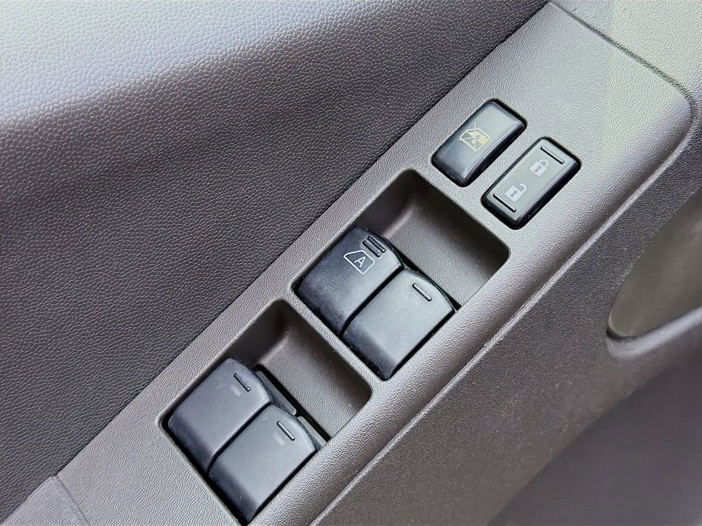 Used 2018 Nissan Frontier PRO-4X image 25