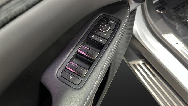 Used 2025 Lexus RX 500h F Sport image 22