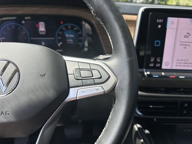 Used 2025 Volkswagen Atlas SE w/ Black Wheel Package FWD image 18