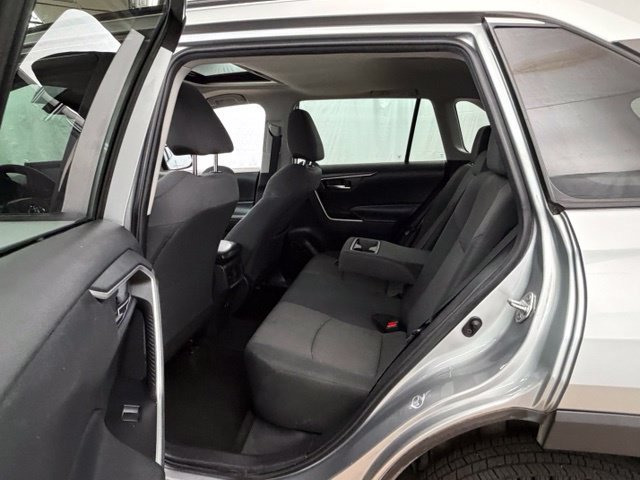 Used 2019 Toyota RAV4 XLE FWD image 15