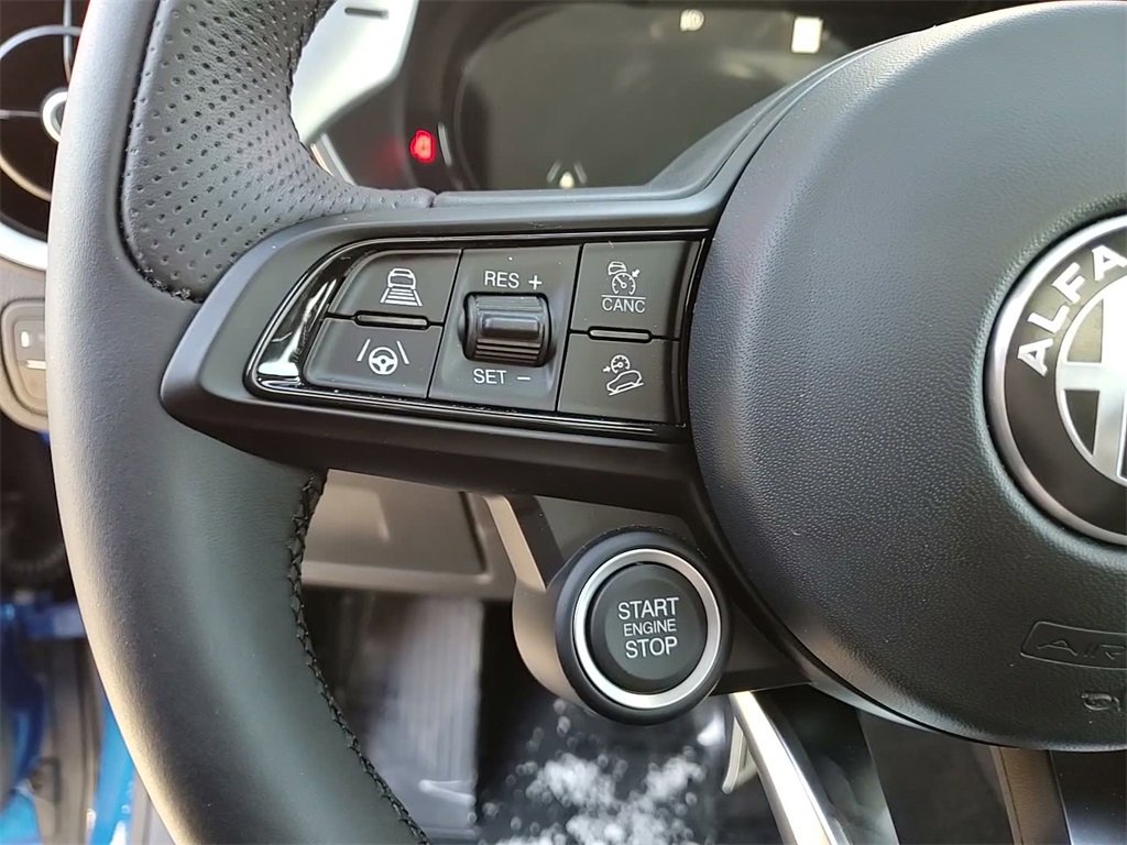 Used 2024 Alfa Romeo Stelvio Veloce image 25