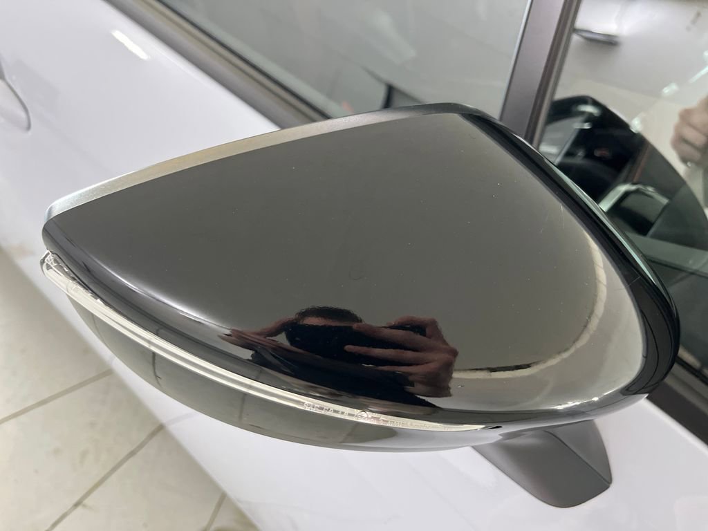 Used 2024 Nissan Versa SR w/ Trunk Package image 50