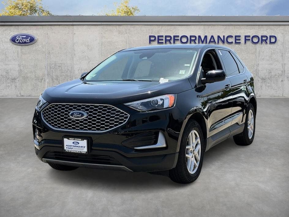 Used 2024 Ford Edge SEL AWD/4WD image 3