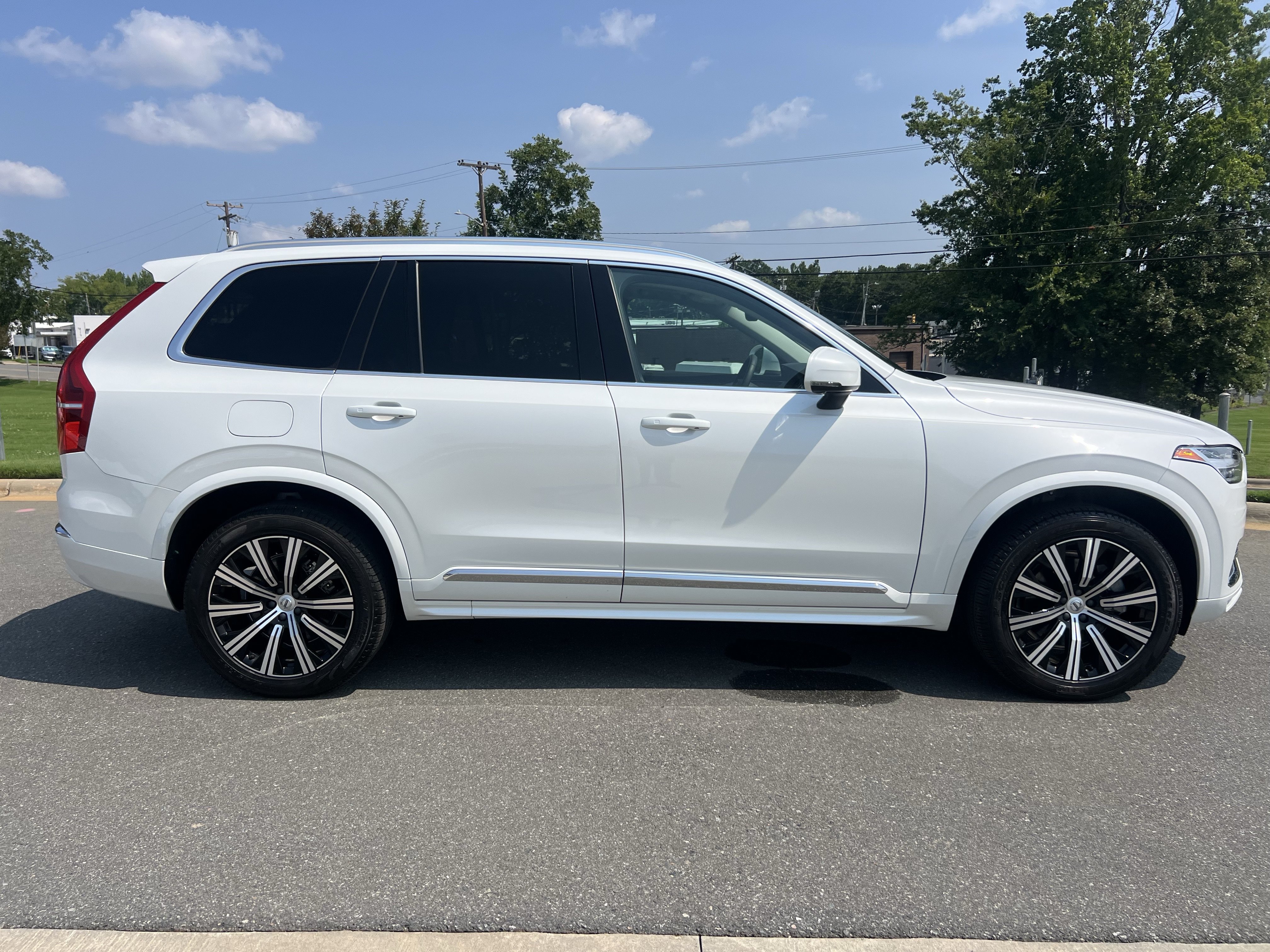 Used 2025 Volvo XC90 B5 Core AWD/4WD image 11